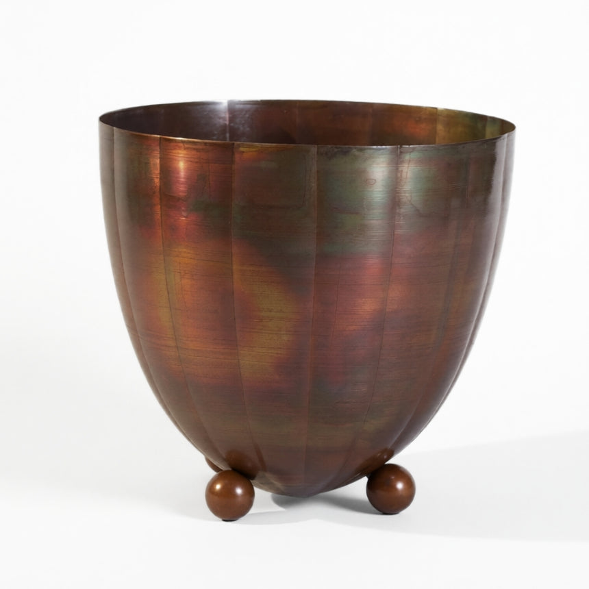 Senojo baroko stiliaus metalinis vazonas 21x21x19 cm