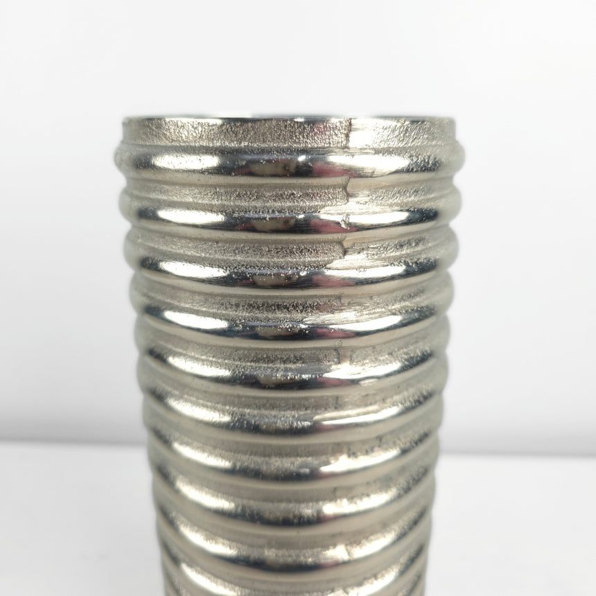 Metalinė rifliuota vaza 10x24,8 cm