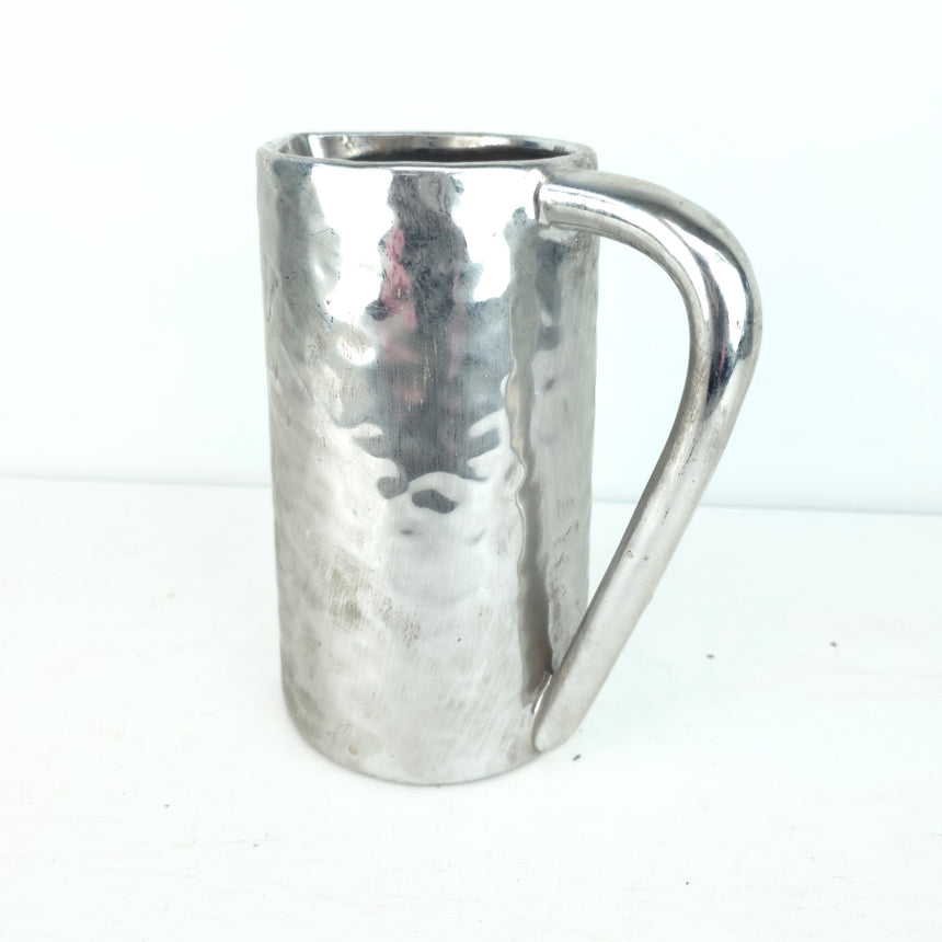 Kalto metalo ąsotis-vaza 22x14 cm