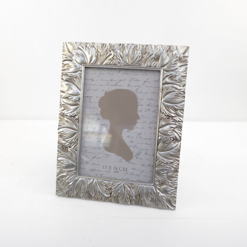 Stačiakampis nuotraukų rėmelis dekoruotas augalų motyvais 19x23,5 cm