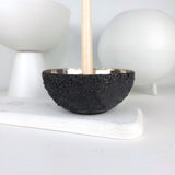 Metalo dubuo-žvakidė juodos spalvos 11x5 cm