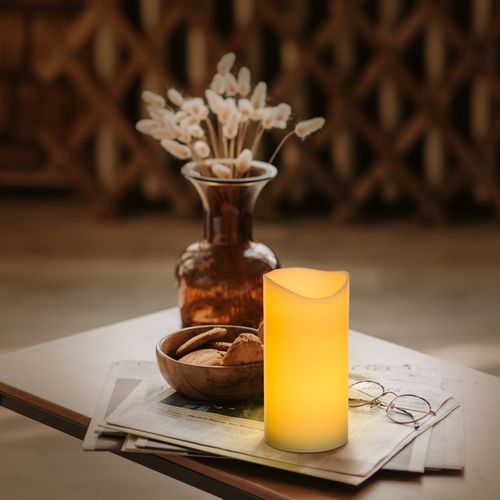Žvakė LED 7x16 cm balta