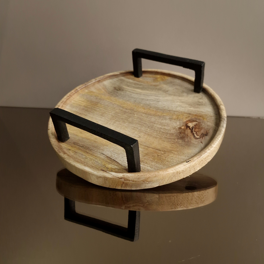 Medinis padėklas su metalo rankenėlėmis 25x7 cm