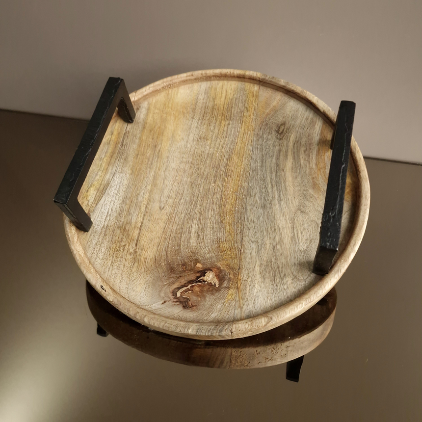 Medinis padėklas su metalo rankenėlėmis 25x7 cm