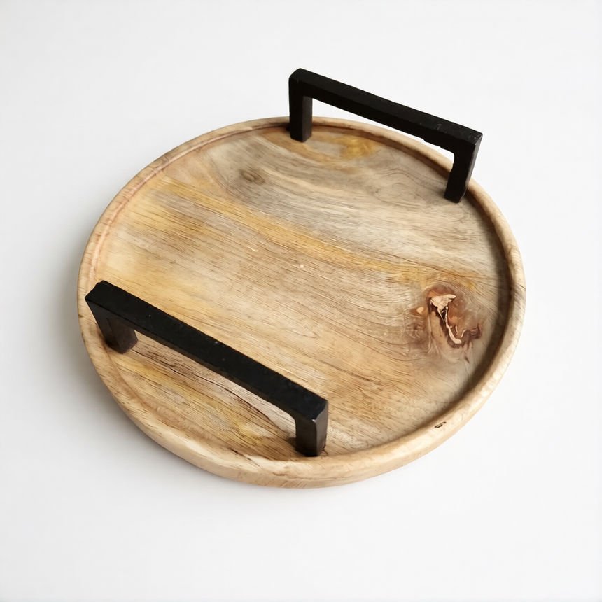 Medinis padėklas su metalo rankenėlėmis 25x7 cm