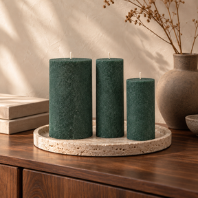 Žvakė „Rustic Velvet“, tamsiai žalia – interjere